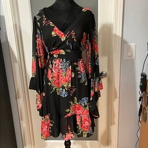 Black Floral V-Neck Long Sleeve Dress